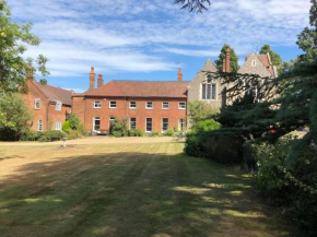 Historical Country Retreat with Modern Amenities
